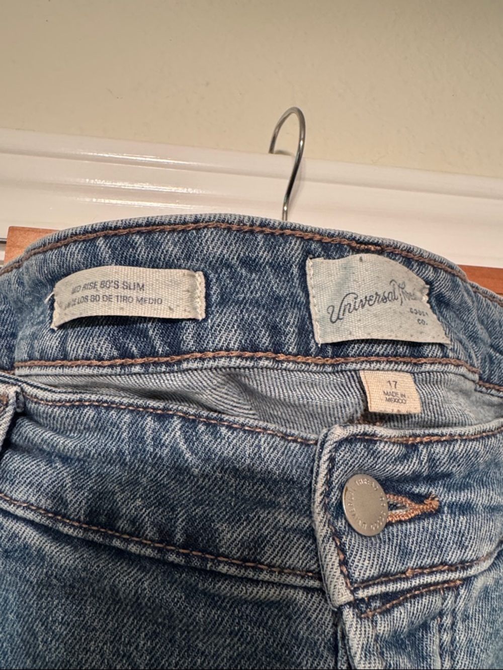 Universal Thread Jeans Size 17 - Picture 2 of 3